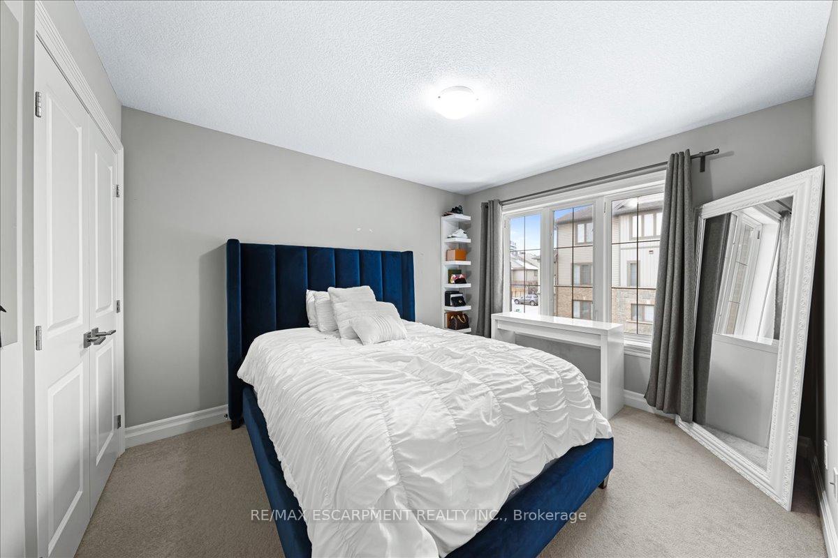 Photo 37 of 75 Southshore Crescent, Hamilton, Stoney Creek — HOMEH