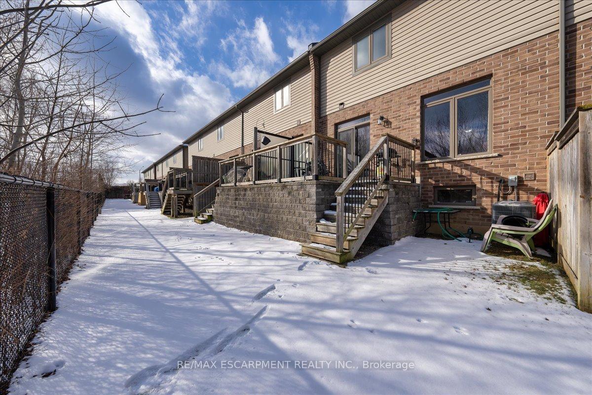Photo 44 of 75 Southshore Crescent, Hamilton, Stoney Creek — HOMEH