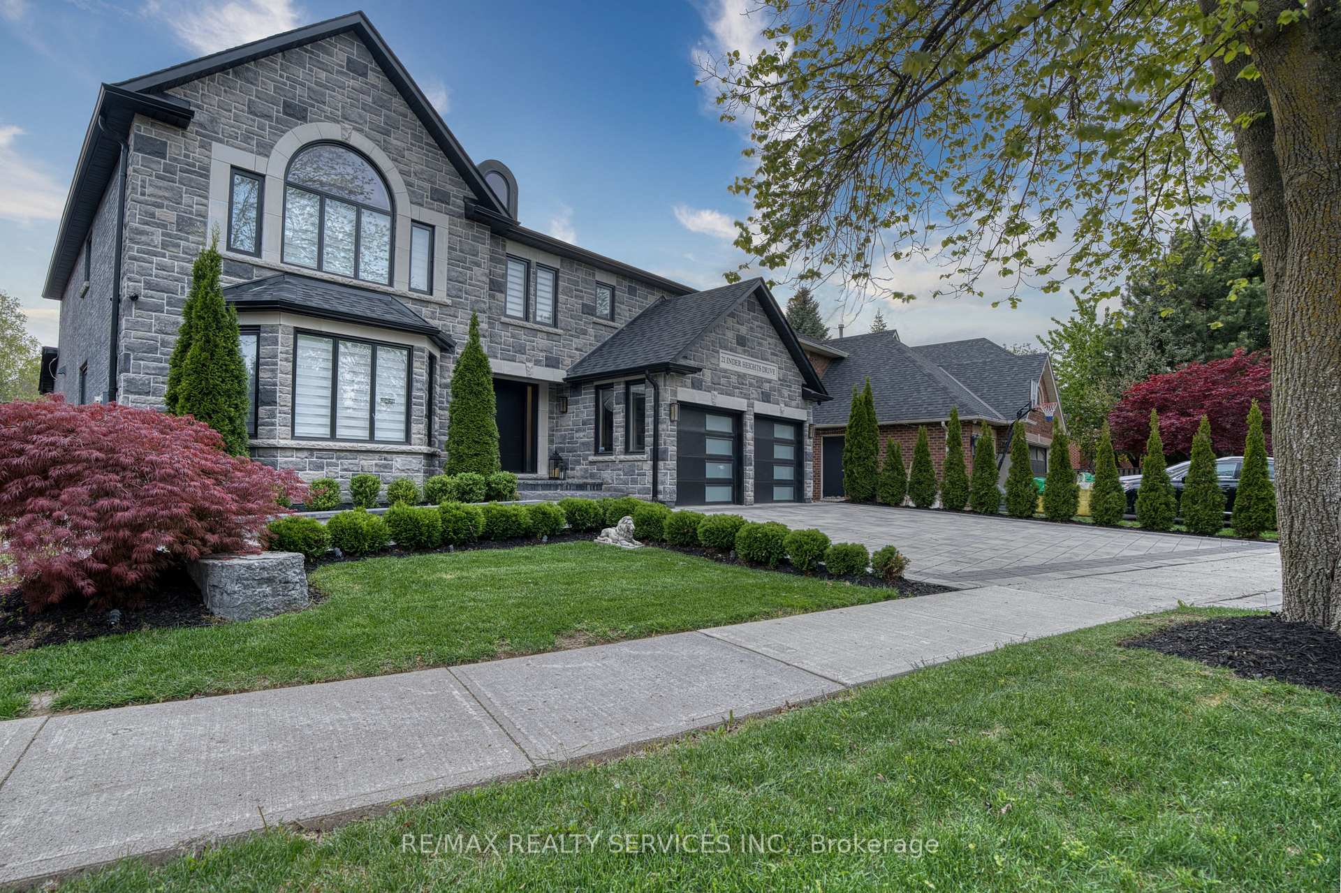 Photo 2 of 21 Inder Heights Drive, Brampton, Snelgrove — HOMEH