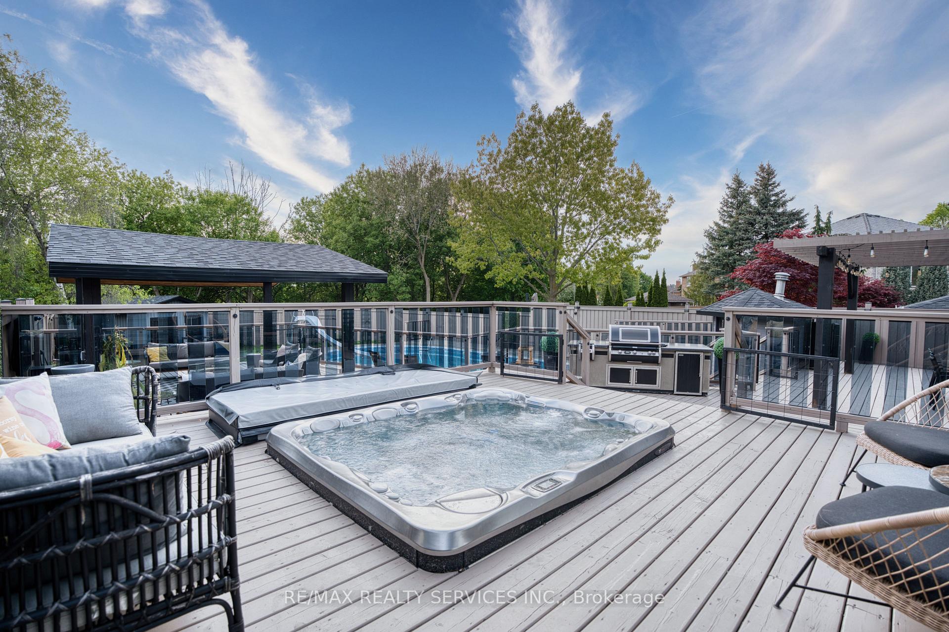 Photo 18 of 21 Inder Heights Drive, Brampton, Snelgrove — HOMEH