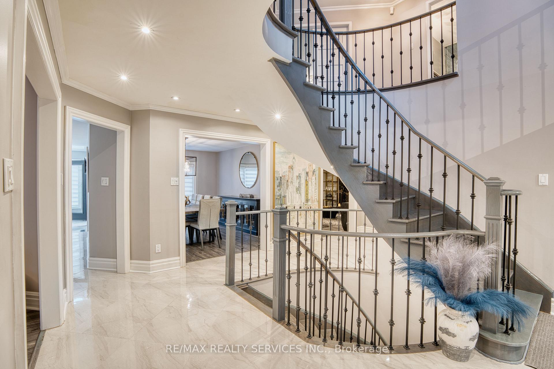 Photo 7 of 21 Inder Heights Drive, Brampton, Snelgrove — HOMEH
