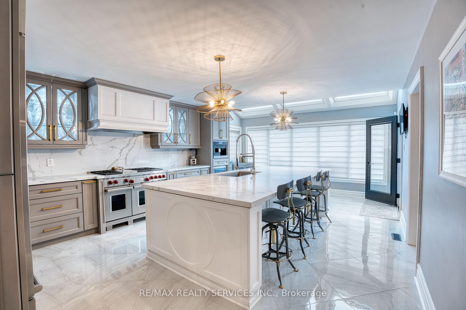 Photo 5 of 21 Inder Heights Drive, Brampton, Snelgrove — HOMEH