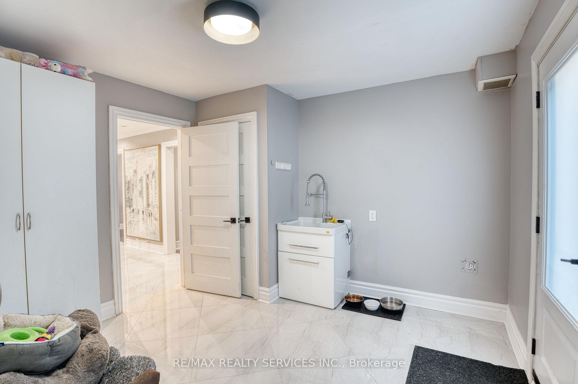 Photo 23 of 21 Inder Heights Drive, Brampton, Snelgrove — HOMEH