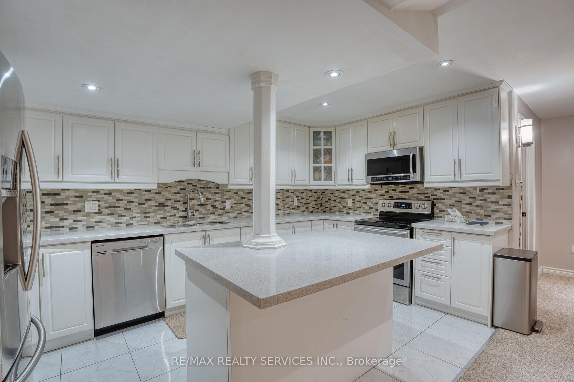 Photo 31 of 21 Inder Heights Drive, Brampton, Snelgrove — HOMEH