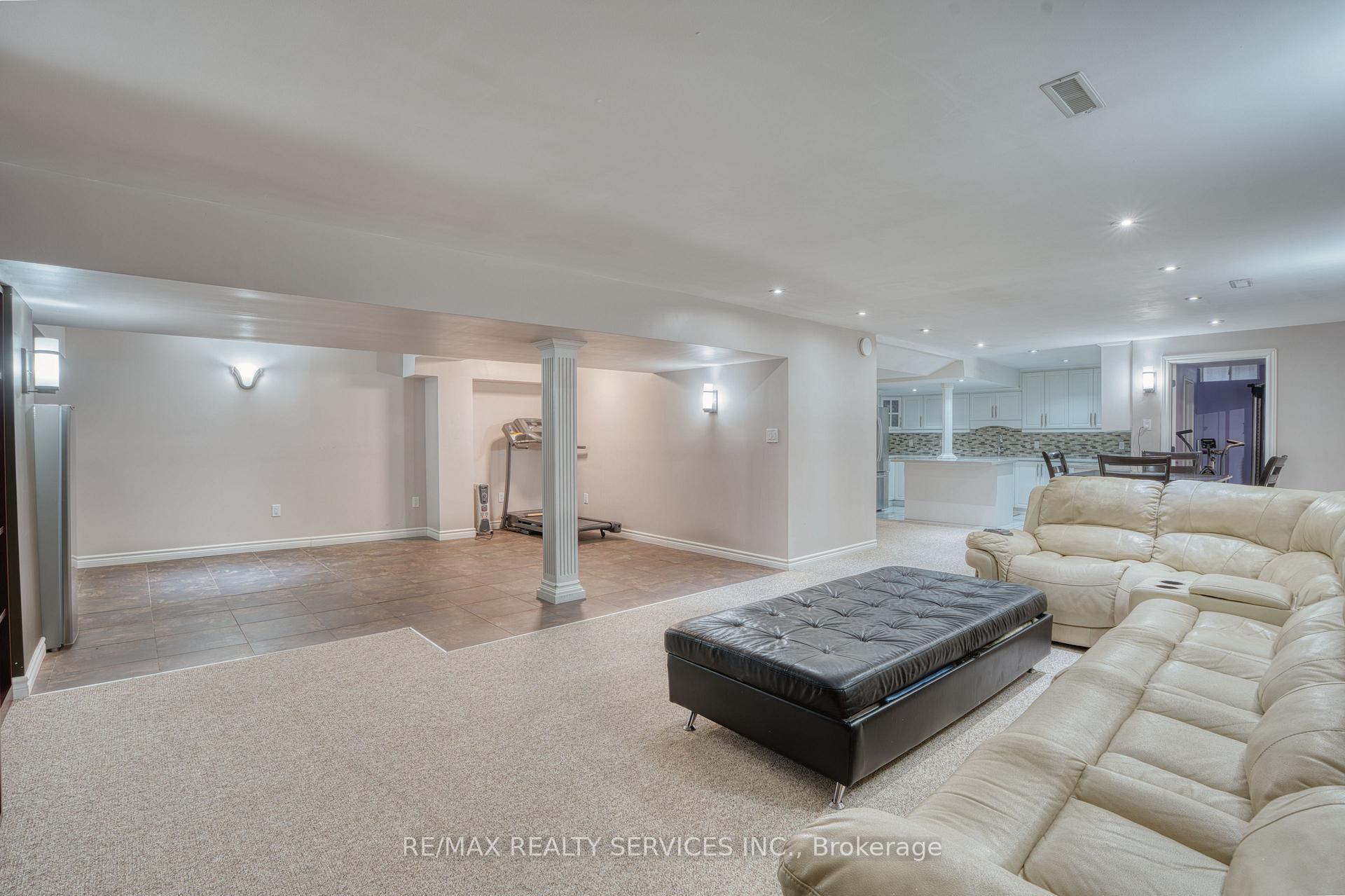 Photo 42 of 21 Inder Heights Drive, Brampton, Snelgrove — HOMEH