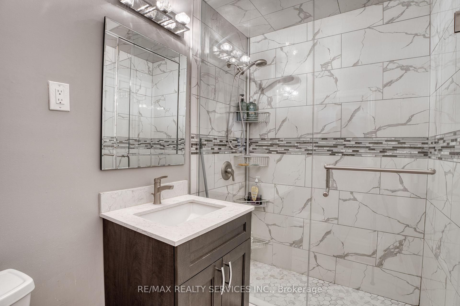 Photo 38 of 21 Inder Heights Drive, Brampton, Snelgrove — HOMEH