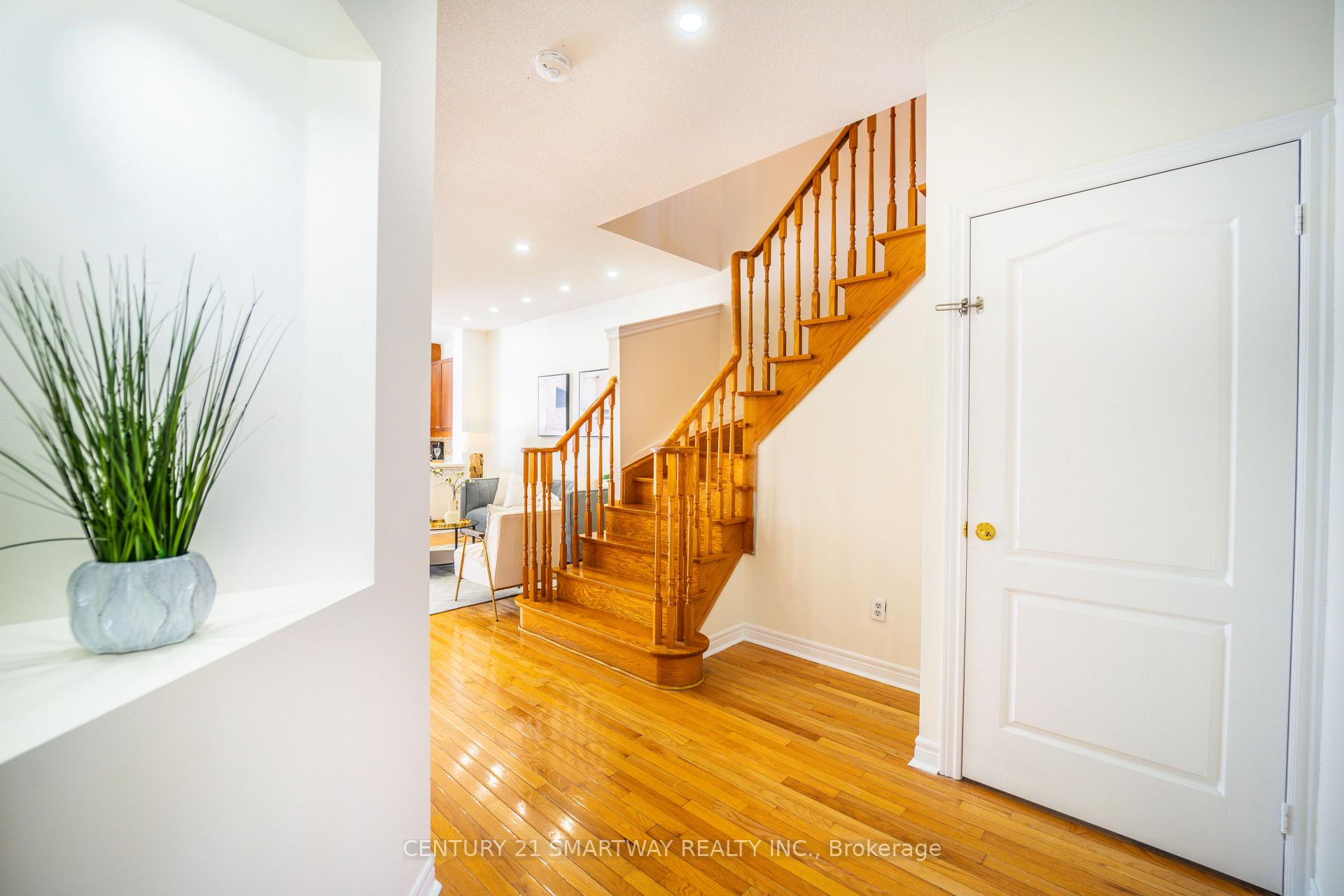 Photo 6 of 5 Rocky Point Crescent, Brampton, Madoc — HOMEH