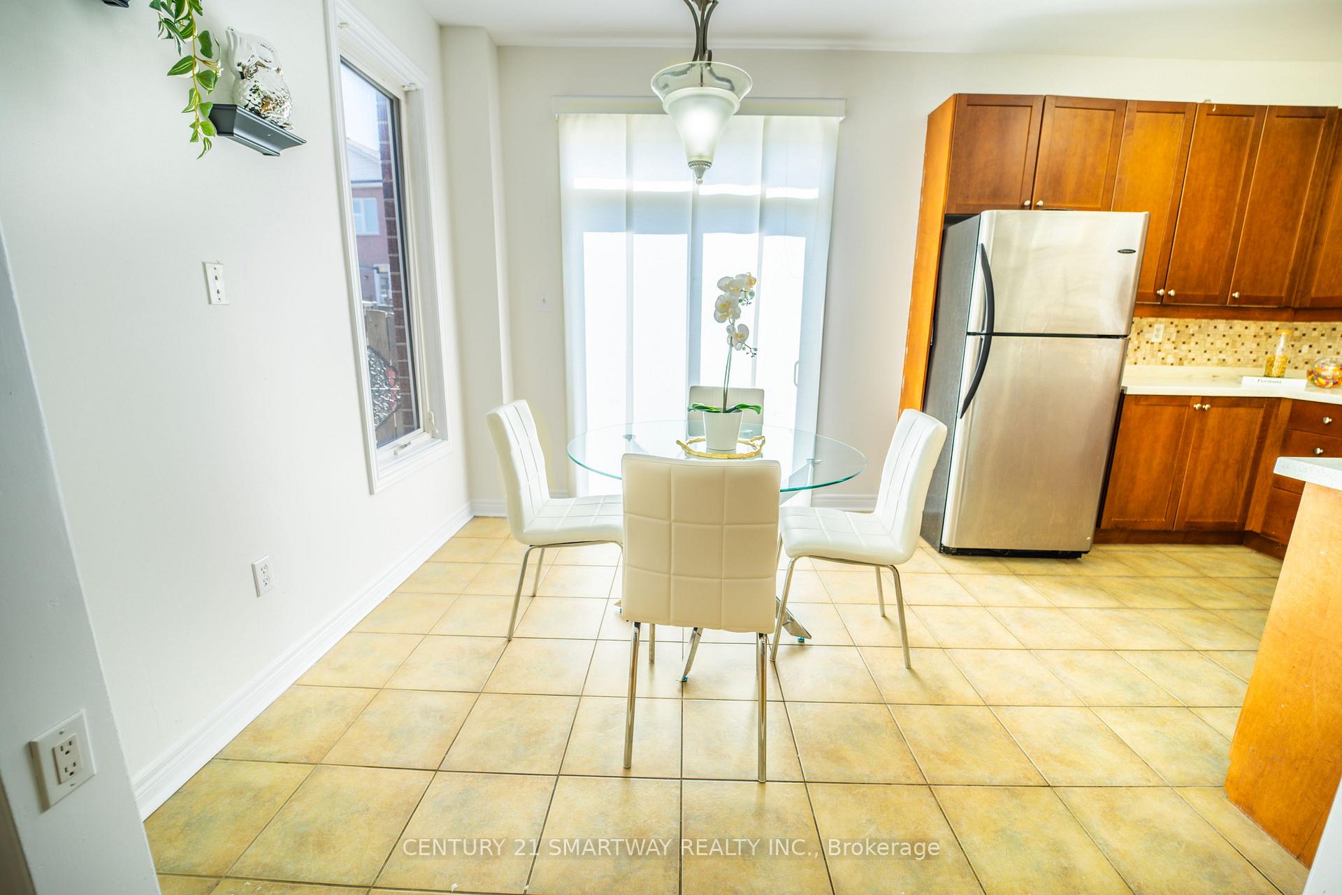 Photo 13 of 5 Rocky Point Crescent, Brampton, Madoc — HOMEH