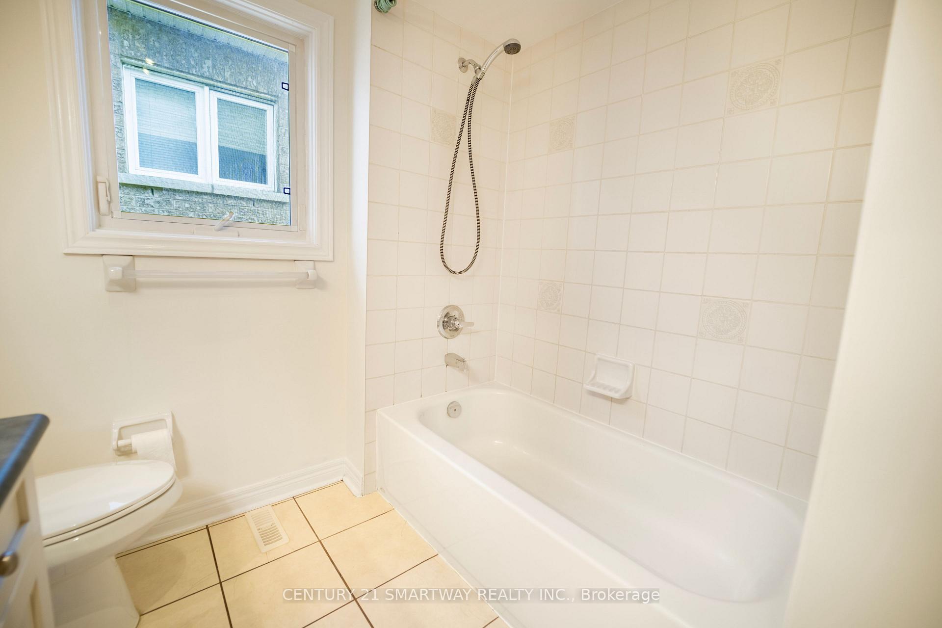 Photo 37 of 5 Rocky Point Crescent, Brampton, Madoc — HOMEH