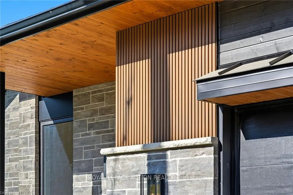 Photo 4 of 141 Parkside Drive, Brantford, Holmesdale-Lansdowne — HOMEH