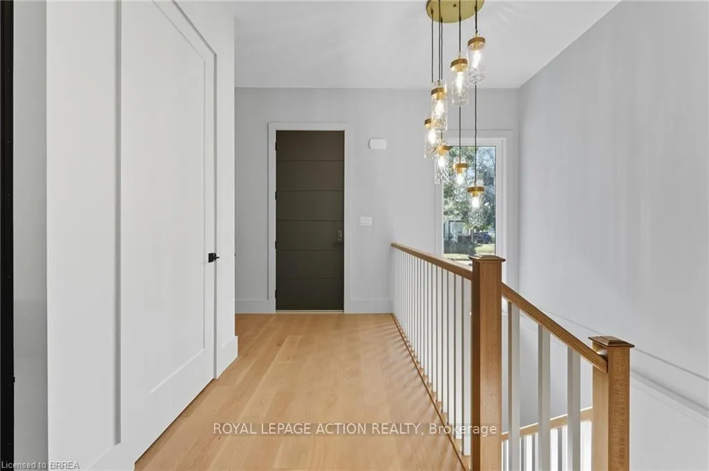 Photo 5 of 141 Parkside Drive, Brantford, Holmesdale-Lansdowne — HOMEH