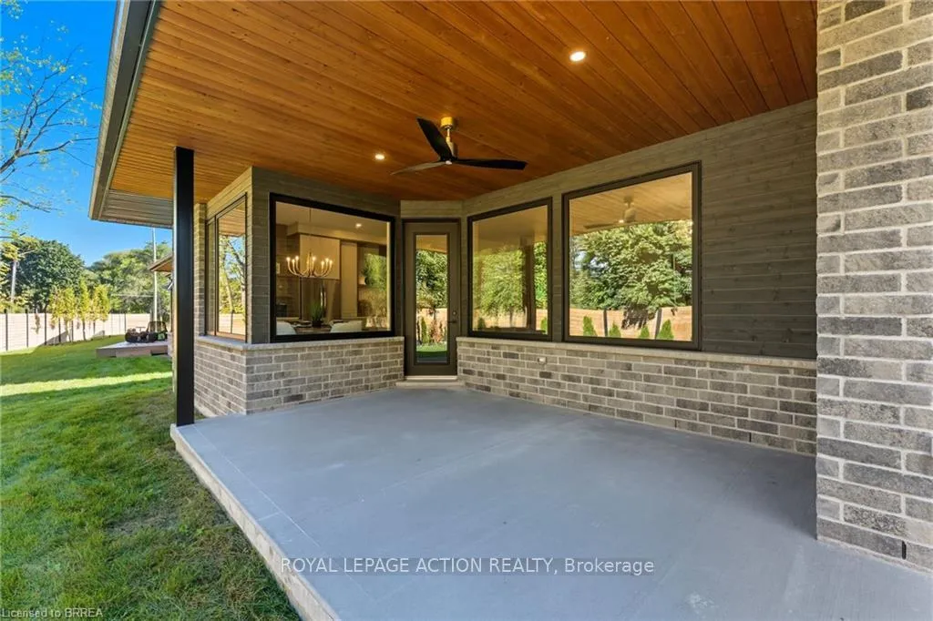 Photo 14 of 141 Parkside Drive, Brantford, Holmesdale-Lansdowne — HOMEH