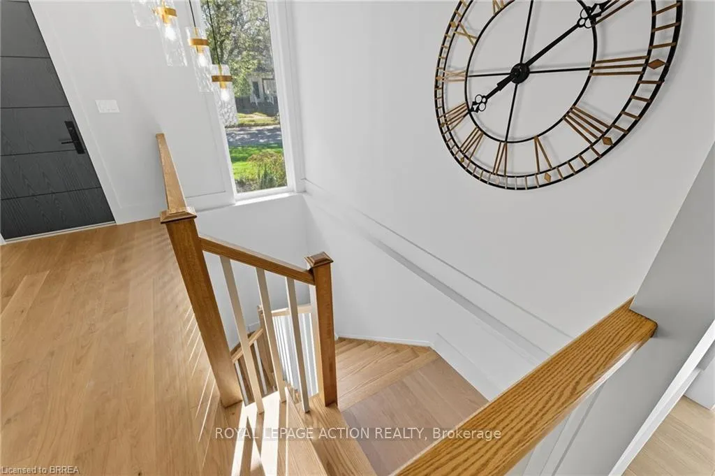 Photo 33 of 141 Parkside Drive, Brantford, Holmesdale-Lansdowne — HOMEH