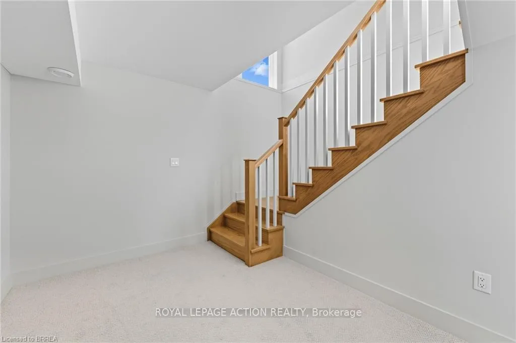 Photo 34 of 141 Parkside Drive, Brantford, Holmesdale-Lansdowne — HOMEH