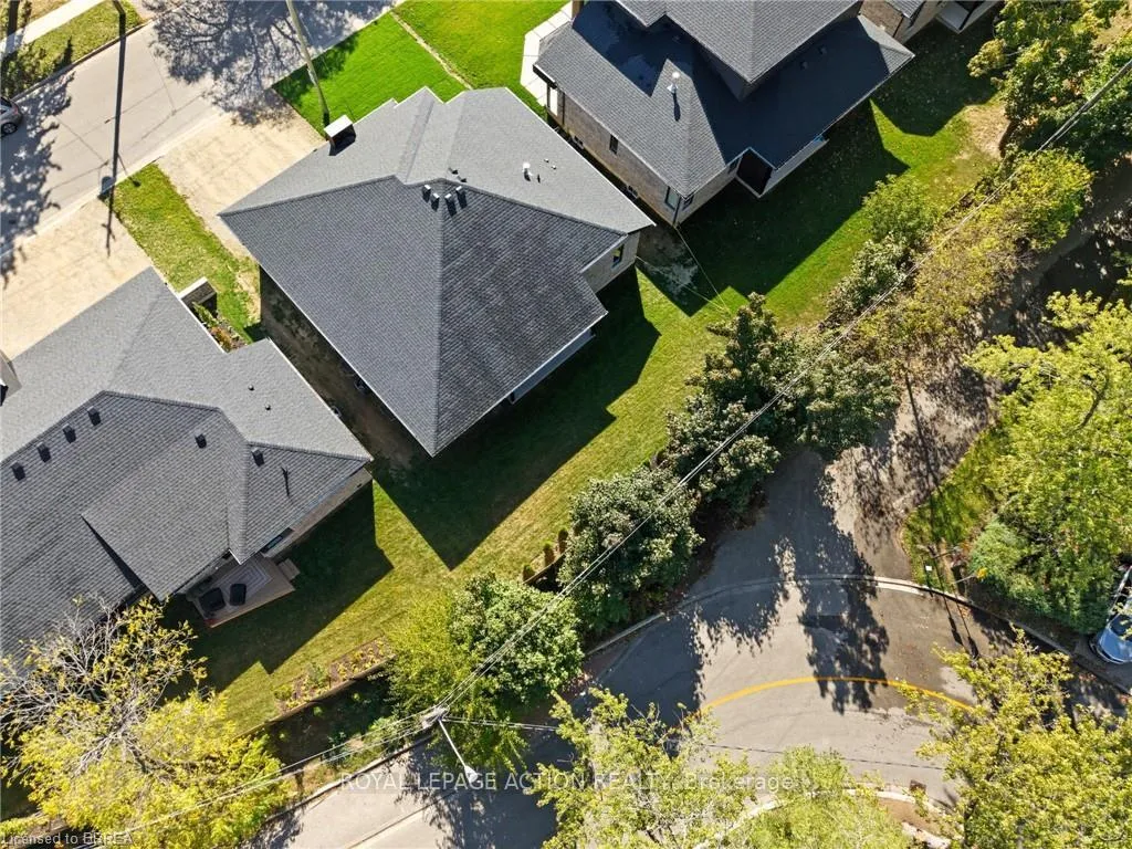 Photo 41 of 141 Parkside Drive, Brantford, Holmesdale-Lansdowne — HOMEH