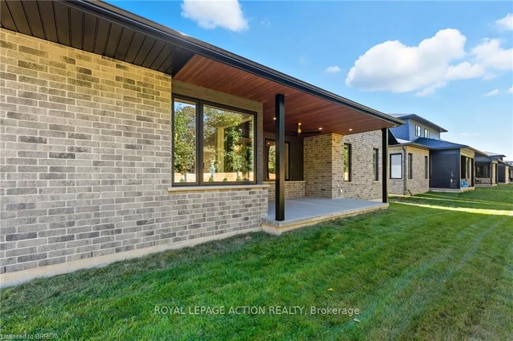 Photo 42 of 141 Parkside Drive, Brantford, Holmesdale-Lansdowne — HOMEH