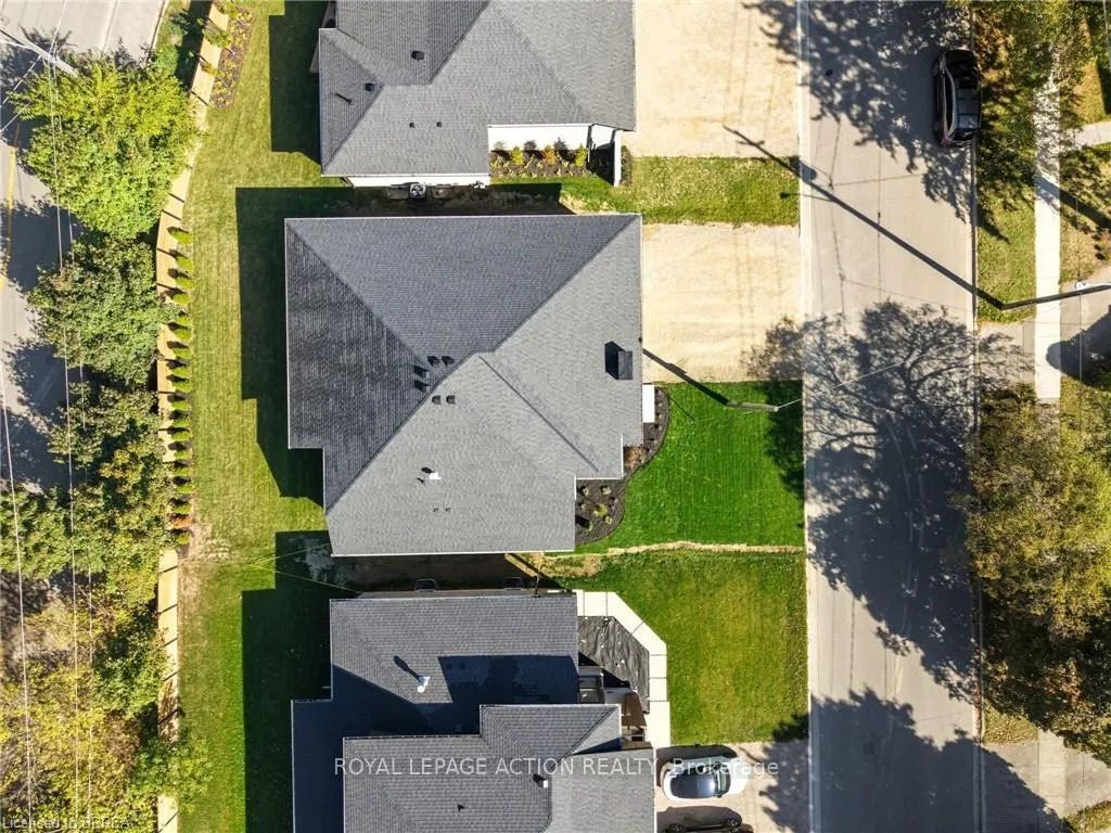 Photo 43 of 141 Parkside Drive, Brantford, Holmesdale-Lansdowne — HOMEH