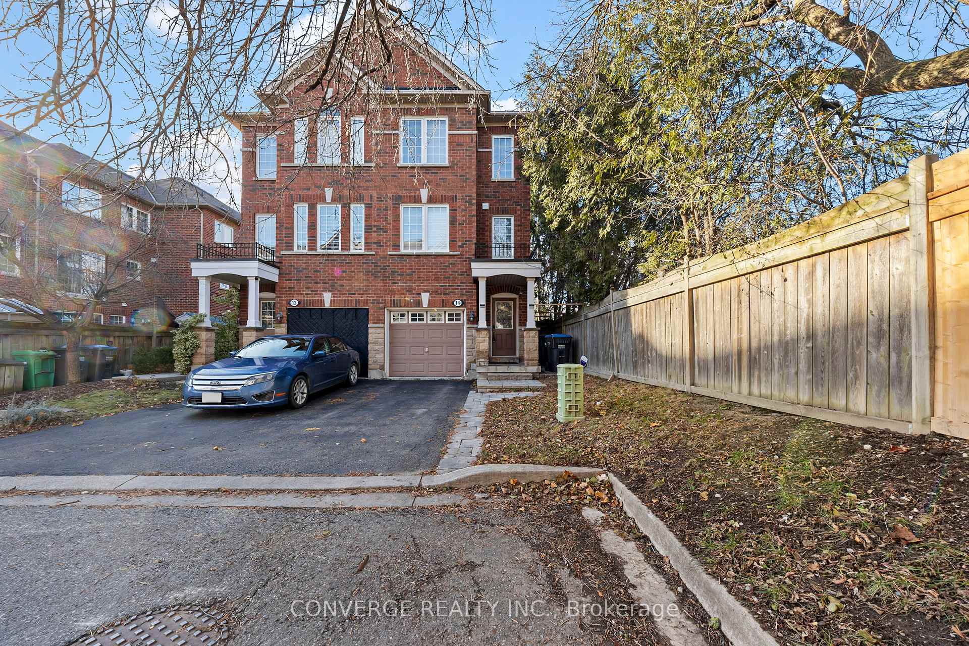 Front of 14 Gemstone Lane W