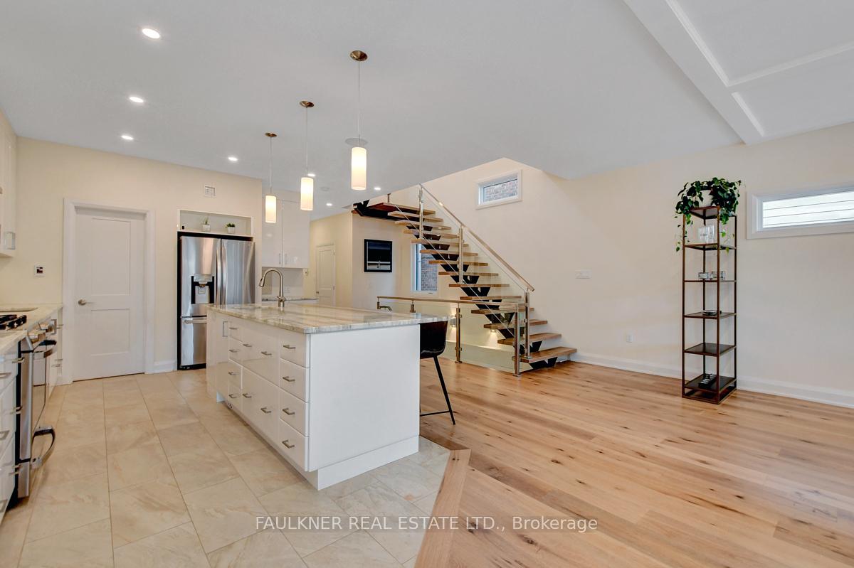 Photo 7 of 41 Aylen Avenue, Ottawa, Woodroffe — HOMEH