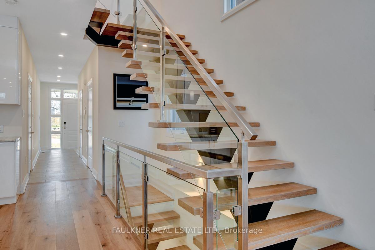 Photo 16 of 41 Aylen Avenue, Ottawa, Woodroffe — HOMEH