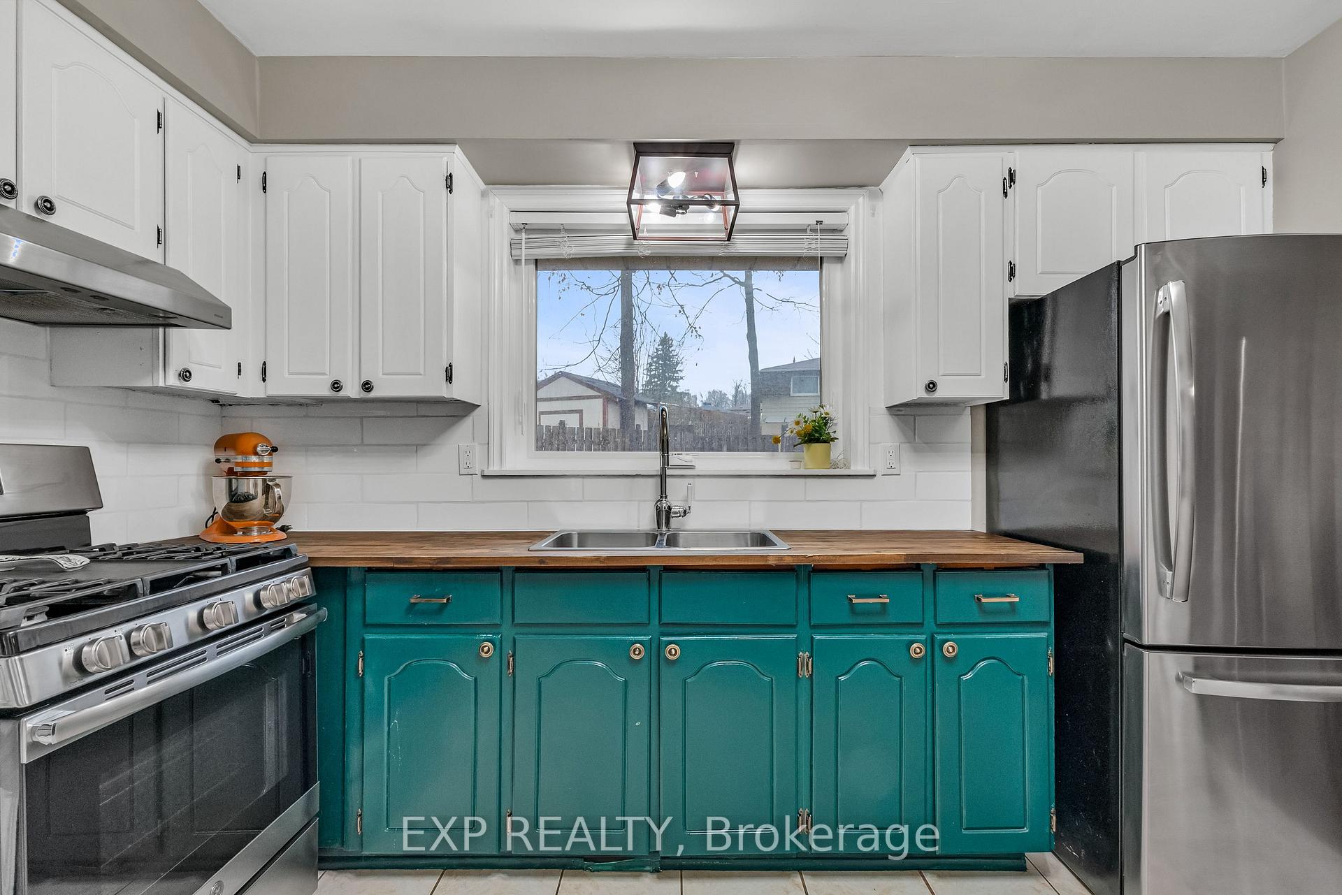 Photo 14 of 10 Birchwood Drive, Barrie, Cundles East — HOMEH