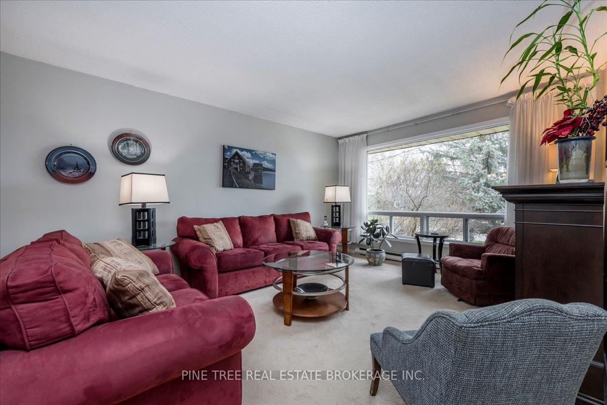 Photo 4 of 23 Brennan Avenue, Barrie, South Shore — HOMEH