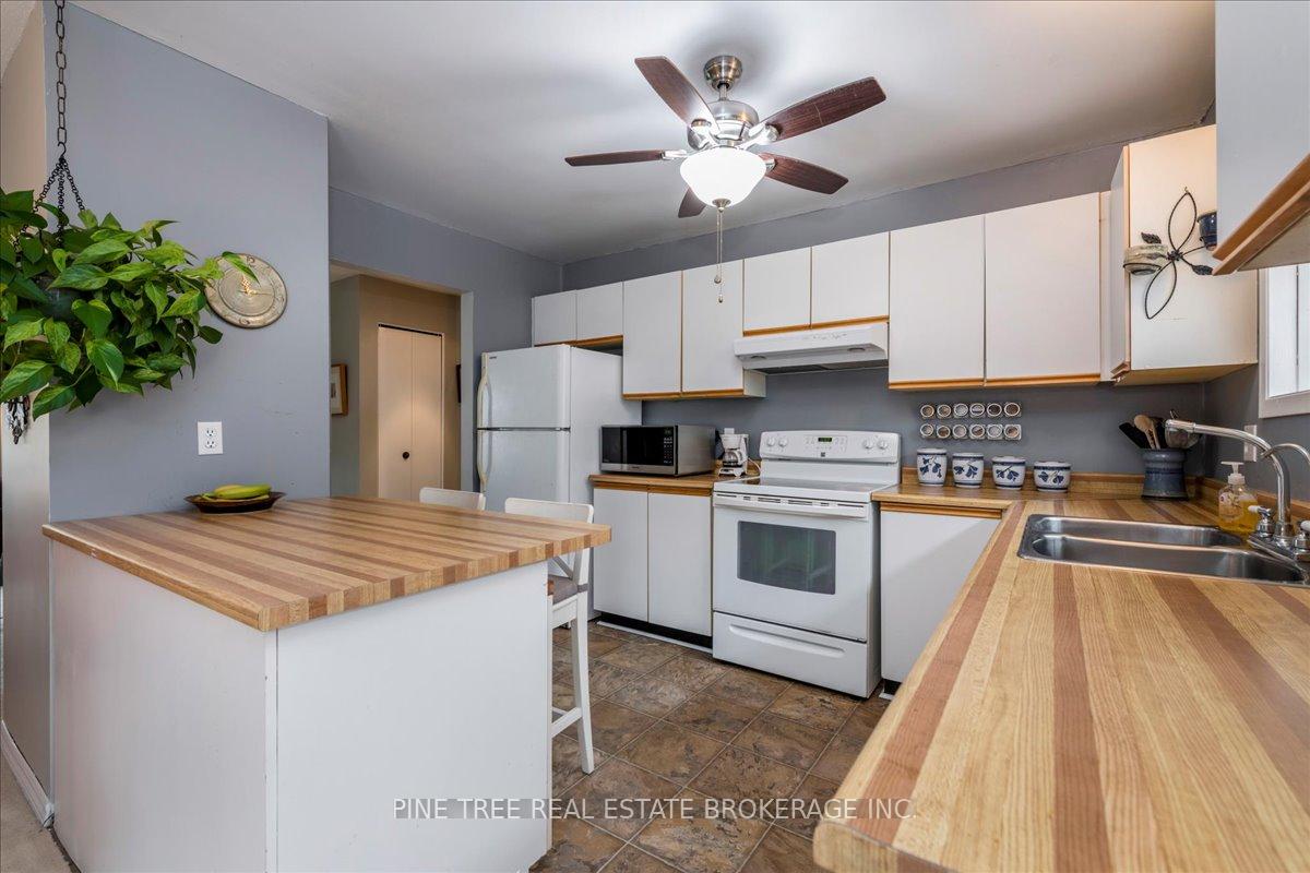 Photo 5 of 23 Brennan Avenue, Barrie, South Shore — HOMEH