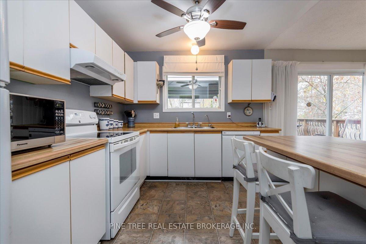 Photo 6 of 23 Brennan Avenue, Barrie, South Shore — HOMEH