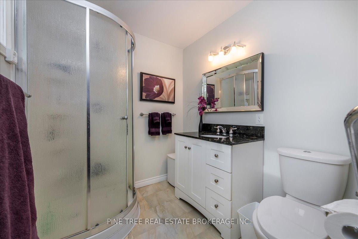 Photo 10 of 23 Brennan Avenue, Barrie, South Shore — HOMEH