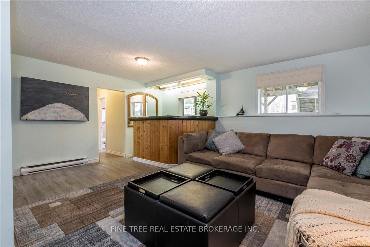 Photo 17 of 23 Brennan Avenue, Barrie, South Shore — HOMEH