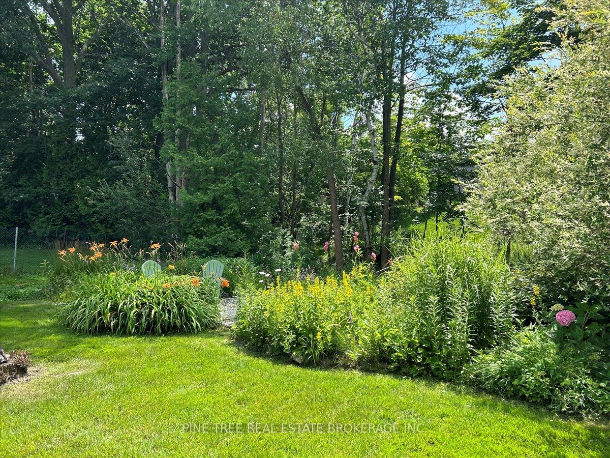 Photo 19 of 23 Brennan Avenue, Barrie, South Shore — HOMEH