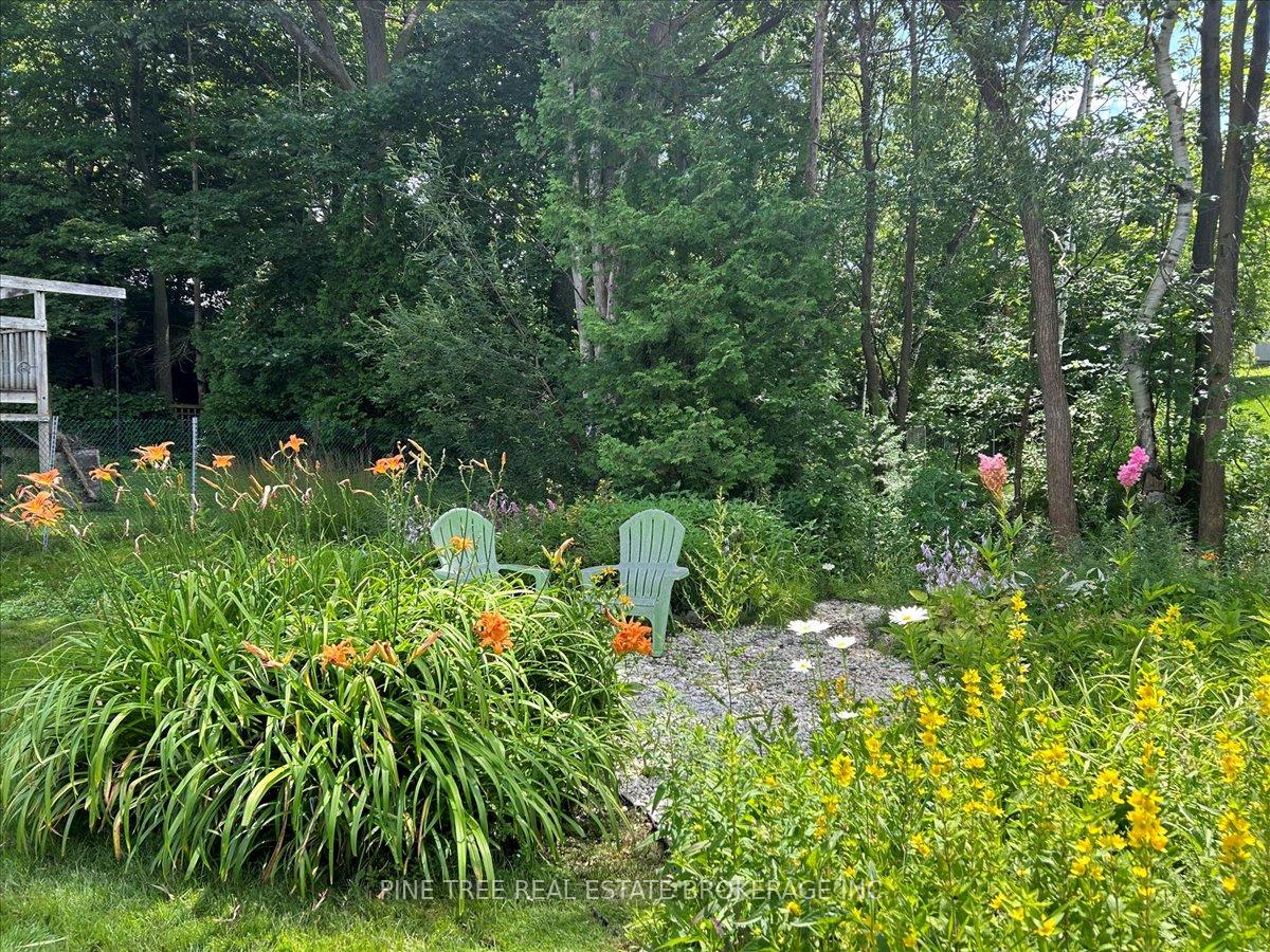 Photo 25 of 23 Brennan Avenue, Barrie, South Shore — HOMEH