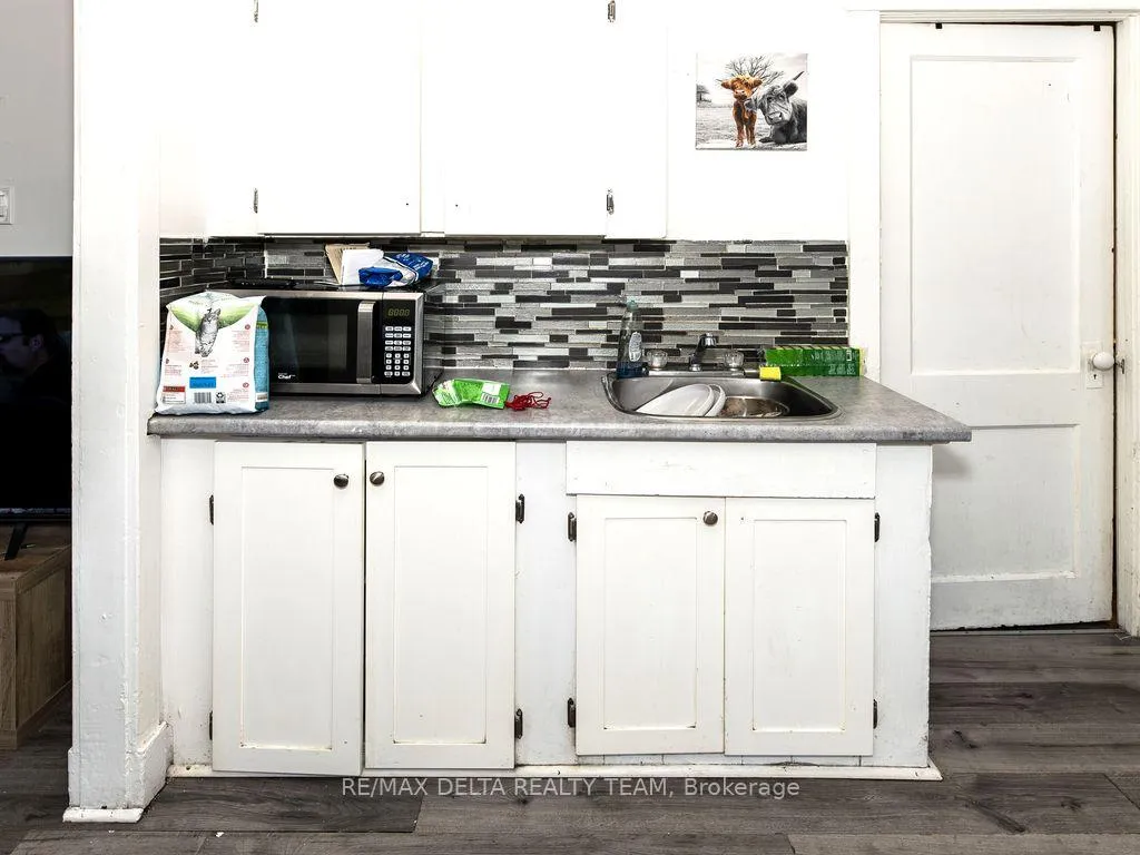 Photo 4 of Unit A (Upper Unit), 212 Mc Connell Avenue, Cornwall — HOMEH
