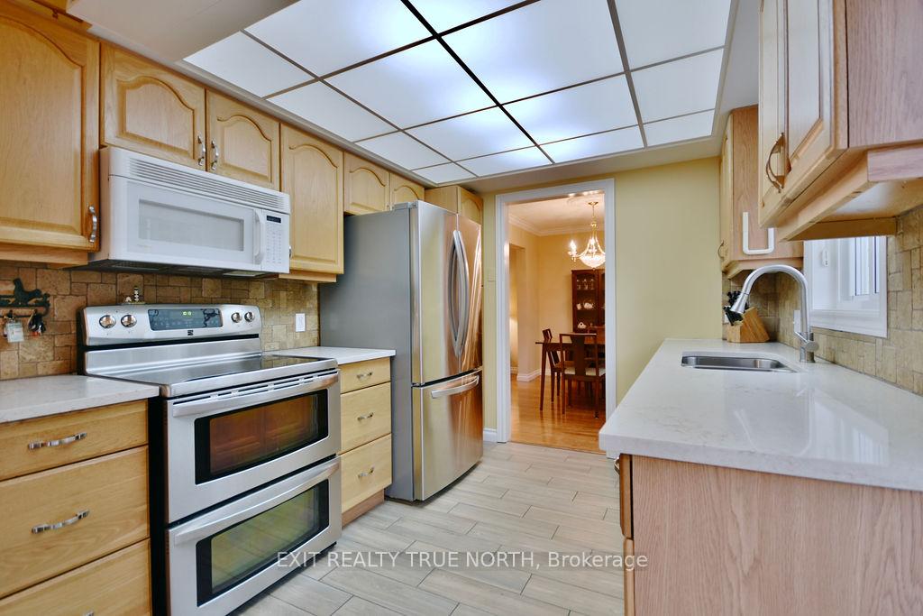 Photo 8 of 23 Debra Crescent, Barrie, Allandale Heights — HOMEH
