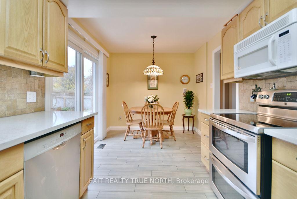Photo 11 of 23 Debra Crescent, Barrie, Allandale Heights — HOMEH