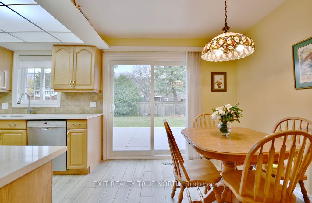 Photo 13 of 23 Debra Crescent, Barrie, Allandale Heights — HOMEH