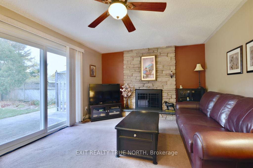 Photo 14 of 23 Debra Crescent, Barrie, Allandale Heights — HOMEH