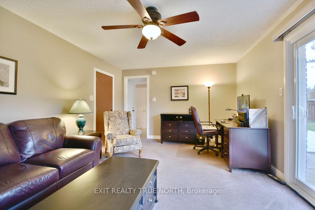 Photo 16 of 23 Debra Crescent, Barrie, Allandale Heights — HOMEH