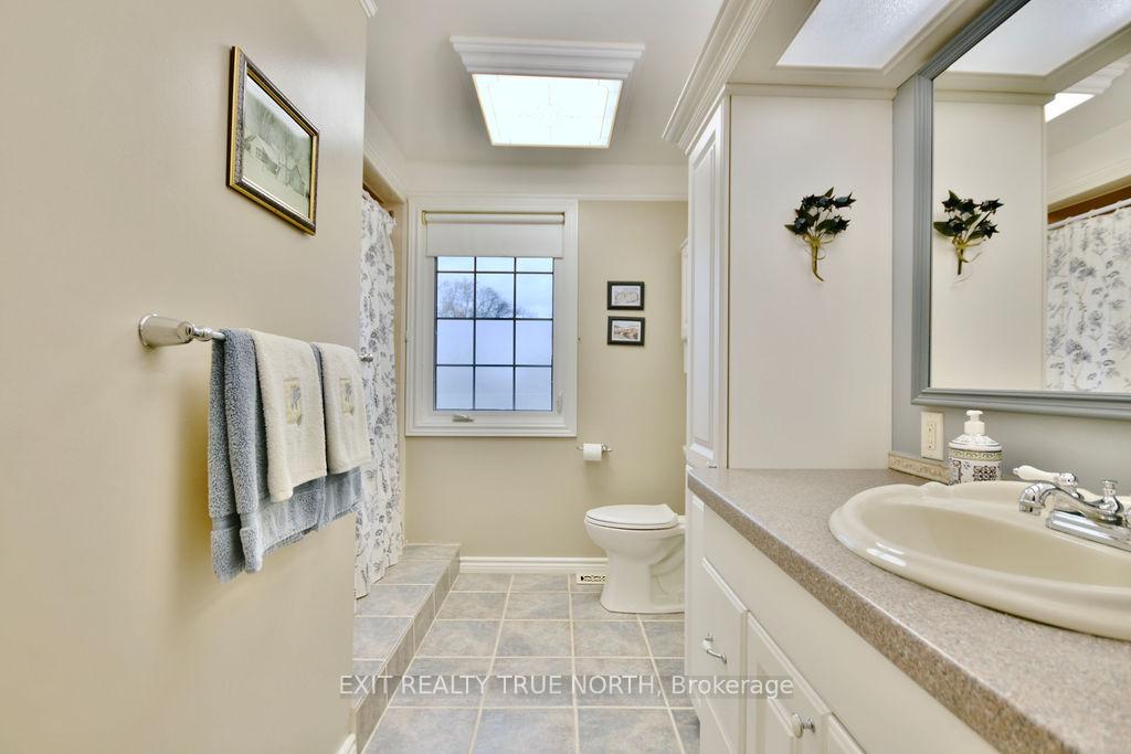 Photo 24 of 23 Debra Crescent, Barrie, Allandale Heights — HOMEH