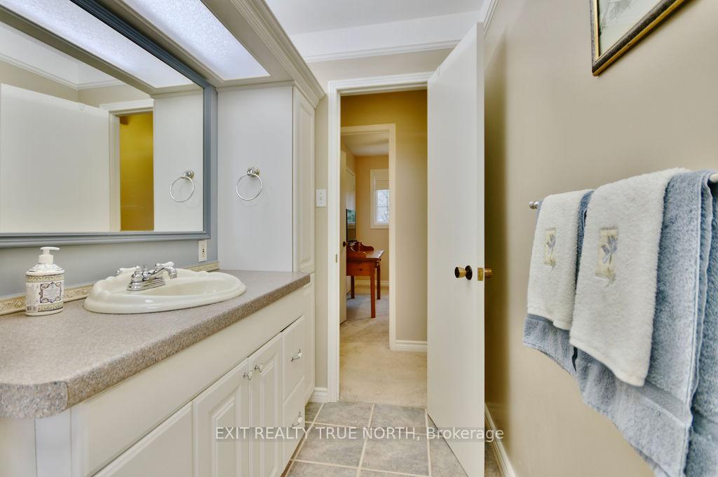 Photo 25 of 23 Debra Crescent, Barrie, Allandale Heights — HOMEH