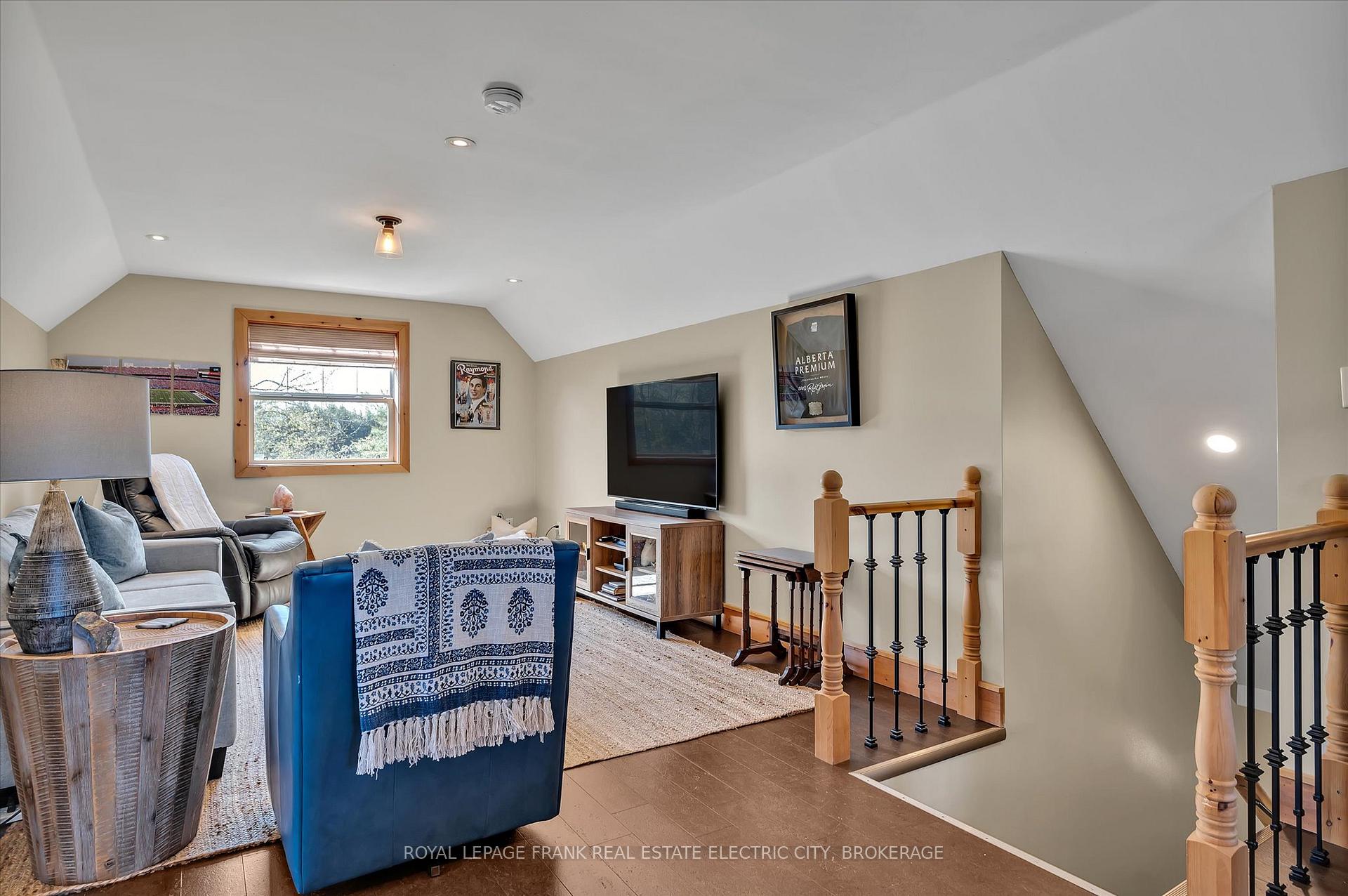 Photo 33 of 369 Douglas Road, Douro-Dummer — HOMEH
