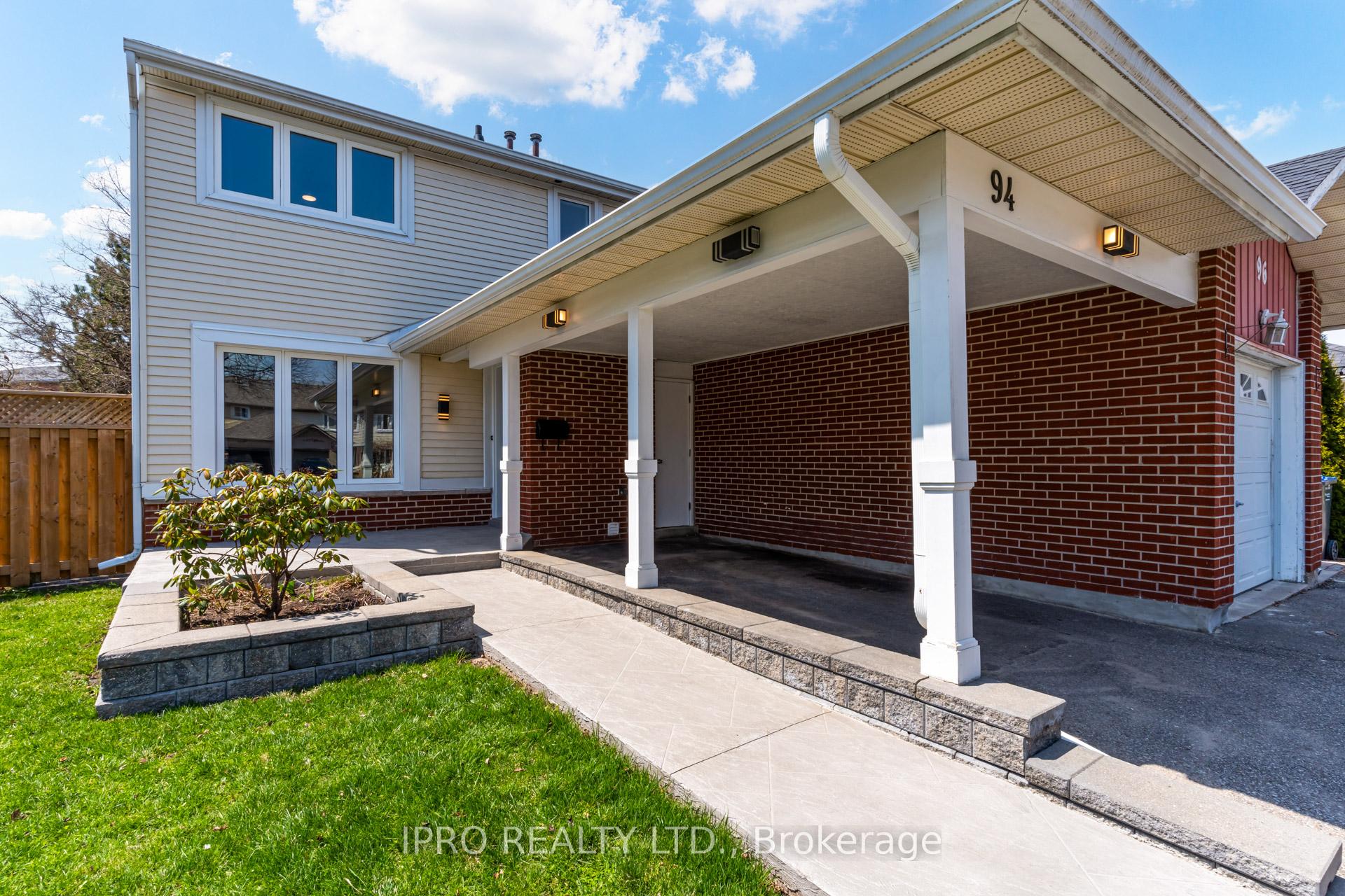 Photo 2 of 94 Rushmore Crescent, Brampton, Heart Lake East — HOMEH