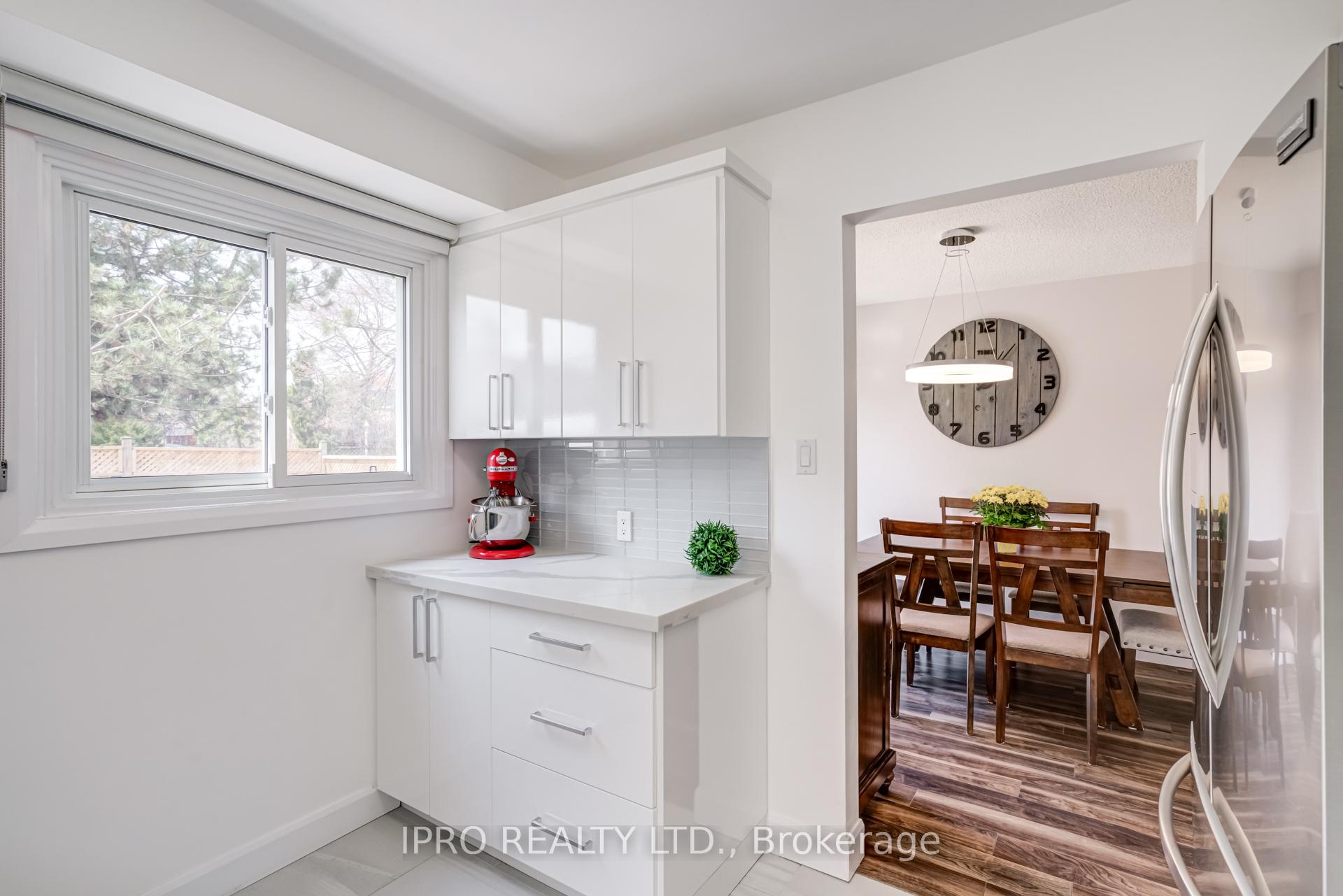 Photo 14 of 94 Rushmore Crescent, Brampton, Heart Lake East — HOMEH