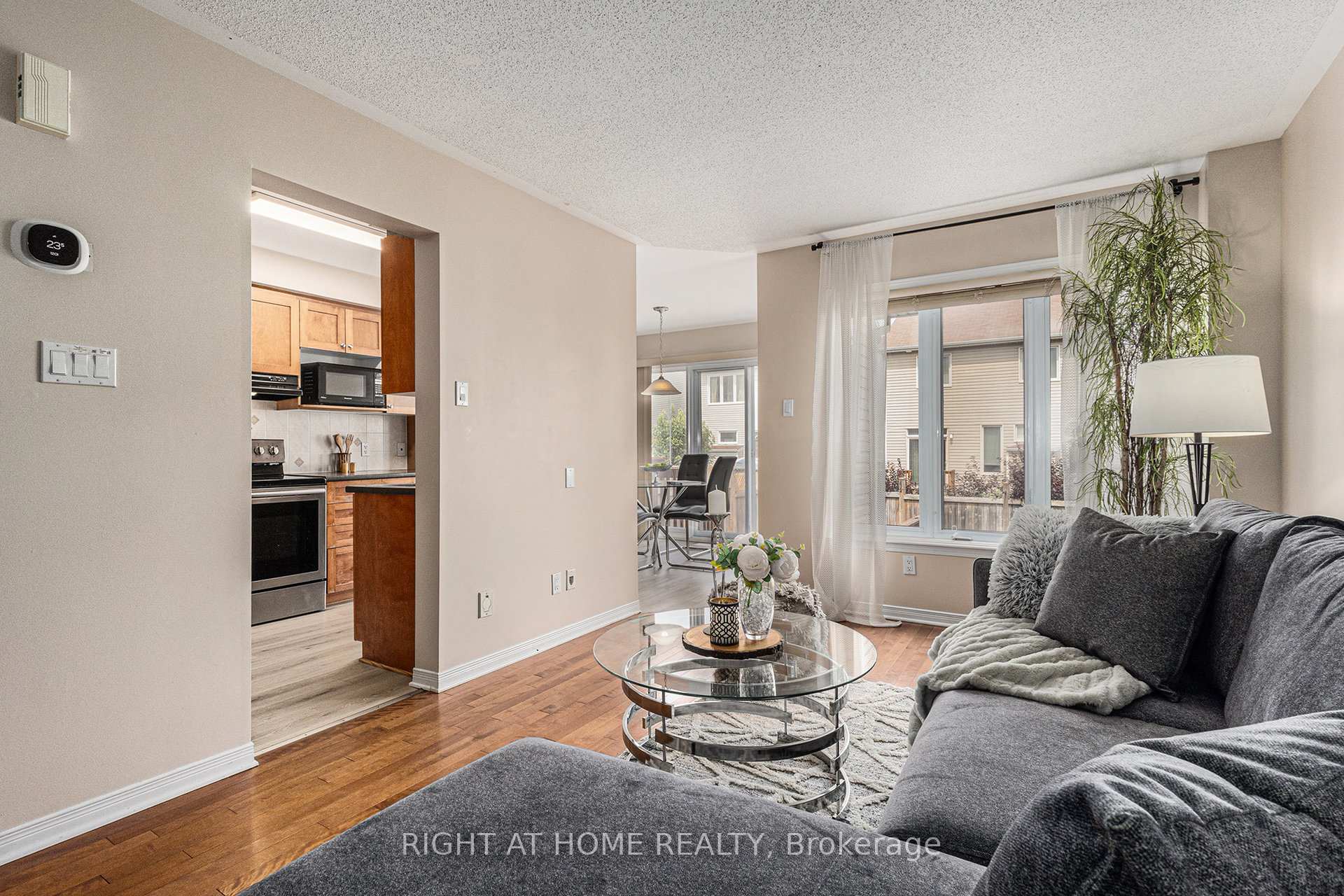 Photo 4 of 194 Deercroft Avenue, Ottawa, Barrhaven - Longfields — HOMEH
