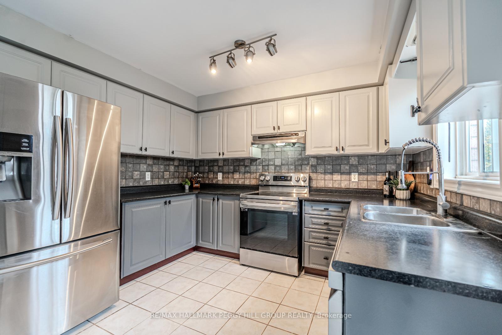 Photo 3 of 20 Jagges Drive, Barrie, Edgehill Drive — HOMEH