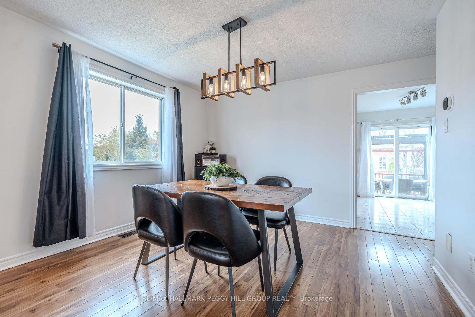 Photo 6 of 20 Jagges Drive, Barrie, Edgehill Drive — HOMEH