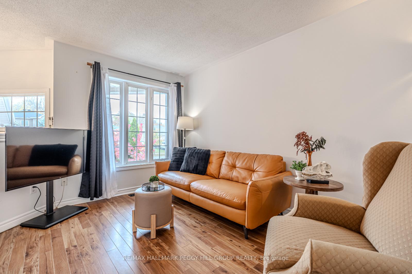 Photo 7 of 20 Jagges Drive, Barrie, Edgehill Drive — HOMEH