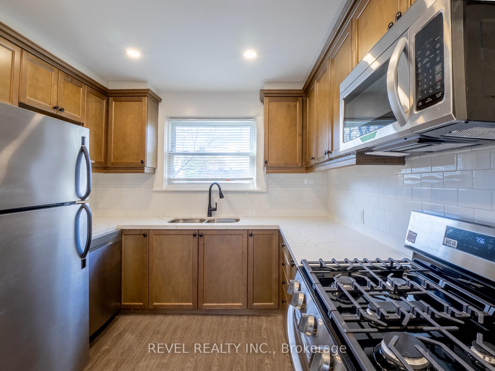 Photo 8 of 283 Parkdale Avenue N, Hamilton, Normanhurst — HOMEH