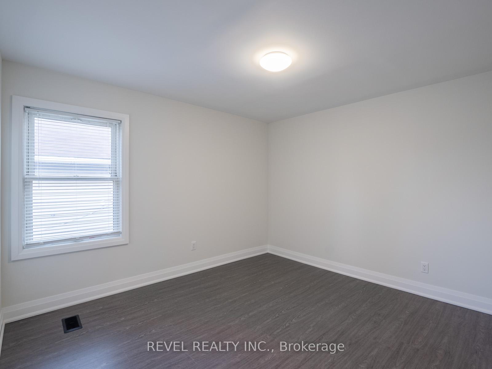 Photo 13 of 283 Parkdale Avenue N, Hamilton, Normanhurst — HOMEH