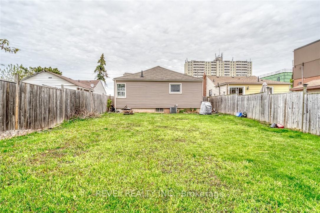 Photo 31 of 283 Parkdale Avenue N, Hamilton, Normanhurst — HOMEH